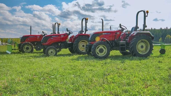 «Трактор Solis-Gold | Солис-Голд 50 4x4 8+2 Radial agri 250-85R20 / 340-85R28 (с ПСМ)» - фото 2