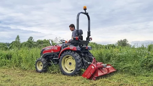 Трактор Solis-gold 26 (9+9) с мульчером в работе