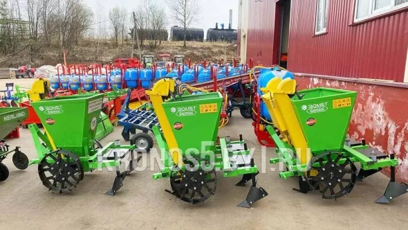 «Бачок для удобрений к картофелесажалкам Kerland CT-2 / CT-2/2 / Bomet S-239 / S-239/1» - фото 6