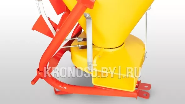 «Разбрасыватель навесной, садовый (Лейка) Strumyk S-300S (300 л)» - фото 8