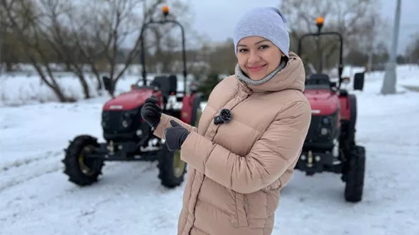 Трактор Solis-Gold | Солис-Голд 26 Mit 4x4 6+2 STD agri 6.00-12 / 8.3-20 (с ПСМ) - видео 2