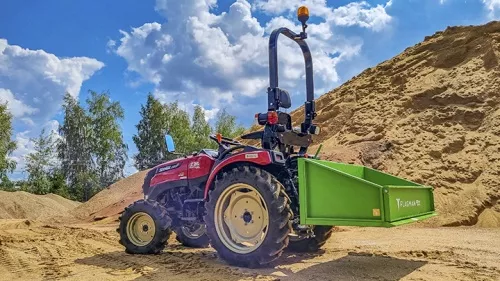 Трактор Solis-GOLD 26 (9+9) с кузовом Flagman в работе