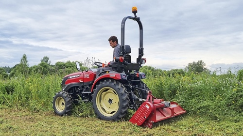 Трактор Solis-gold 26 (9+9) с мульчером в работе