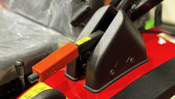 «Трактор Solis-Gold | Солис-Голд 24 4x4 6+2B STD agri 6.00-12 / 8.3-20 (с ПСМ)» - фото 17