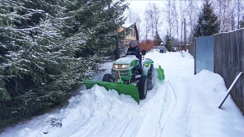 Отзыв на минитрактор Shifeng SF-254 с отвалом и щеткой