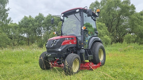 Трактор Solis-GOLD 26C с косилкой Solis в работе