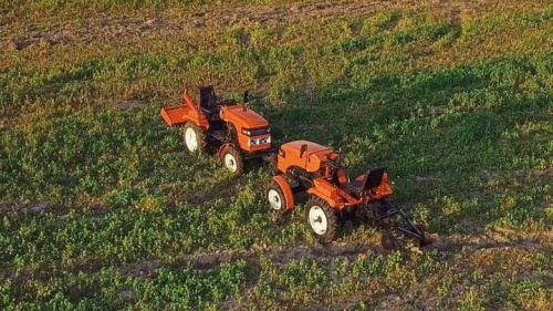 Мини-трактора Кентавр Т-15 и Т-18 с плугом и почвофрезой в работе