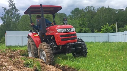 Отзыв клиента о тракторе Shifeng SF-254CL (244СL) с плугом