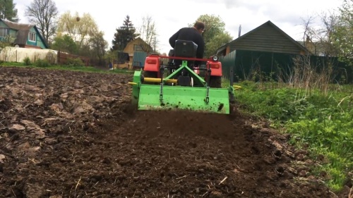 Отзыв на минитрактор Shifeng SF-240 с плугом и фрезой