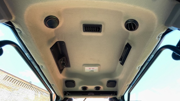 «Трактор Solis-Gold | Солис-Голд 26C Mit 4x4 9+9 Turf 23X8,5-12 / 33X15,5-16,5 (с ПСМ)» - фото 17