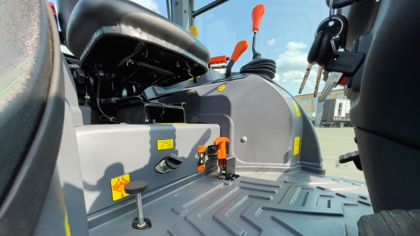 «Трактор Solis-Gold | Солис-Голд 26C Mit 4x4 9+9 STD agri 6.00-12 / 8.3-20 (c ПСМ)» - фото 14